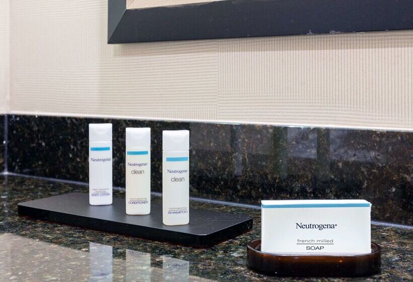 هتل Embassy Suites By Hilton Greensboro Airport