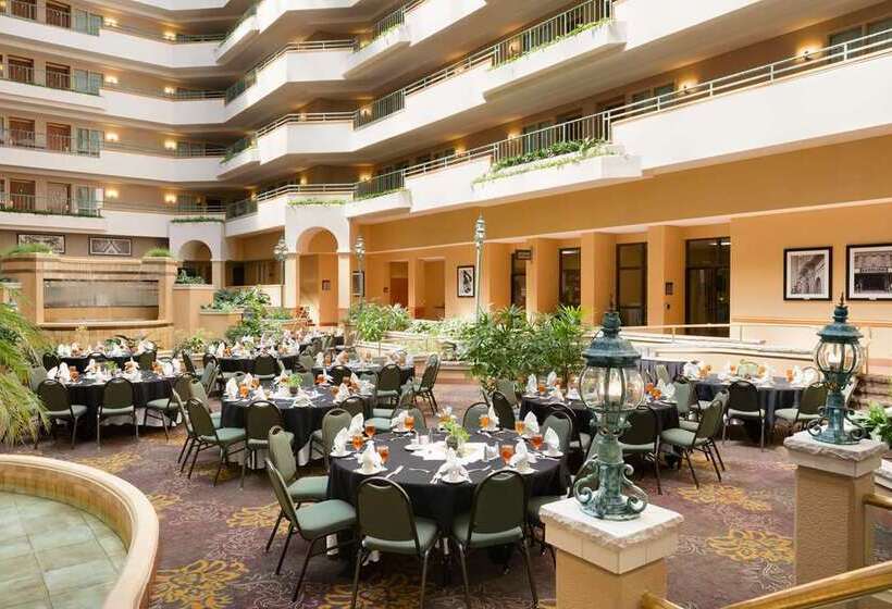 Отель Embassy Suites By Hilton Greensboro Airport