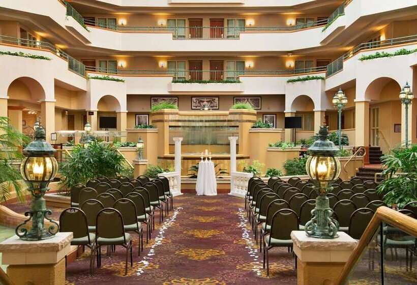 Отель Embassy Suites By Hilton Greensboro Airport