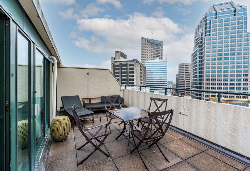 בית מלון כפרי Embassy Suites By Hilton Indianapolis Downtown