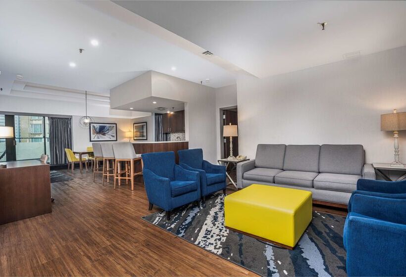 Отель Embassy Suites By Hilton Indianapolis Downtown