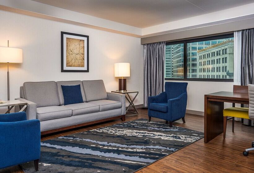 Отель Embassy Suites By Hilton Indianapolis Downtown