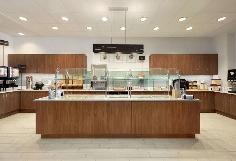 בית מלון כפרי Embassy Suites By Hilton Indianapolis Downtown