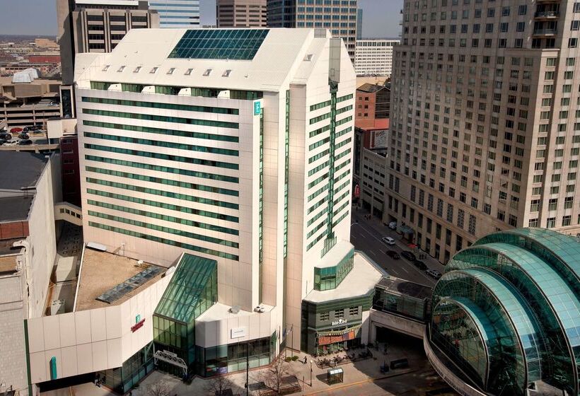 בית מלון כפרי Embassy Suites By Hilton Indianapolis Downtown