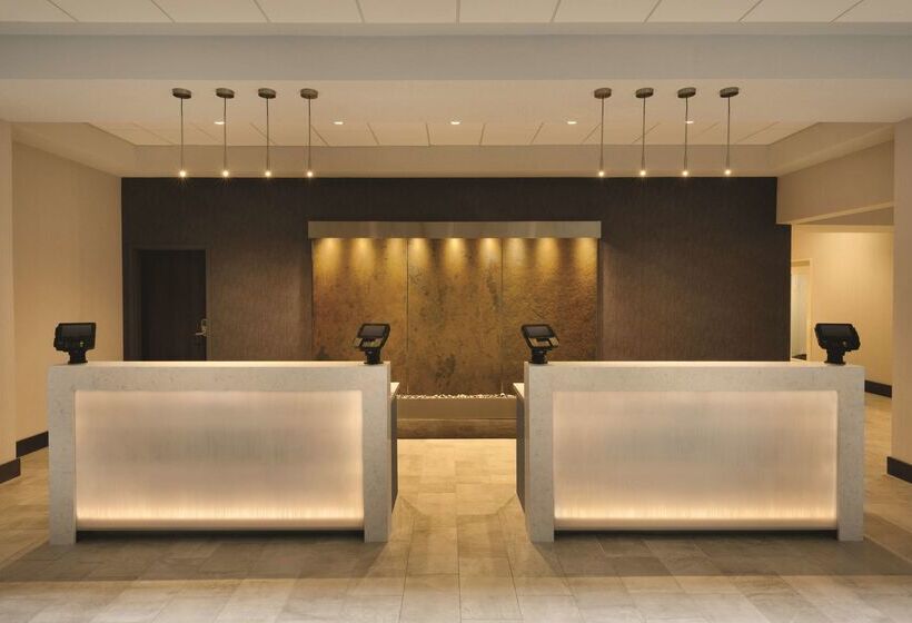 Отель Embassy Suites By Hilton Indianapolis Downtown