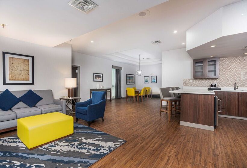 Отель Embassy Suites By Hilton Indianapolis Downtown