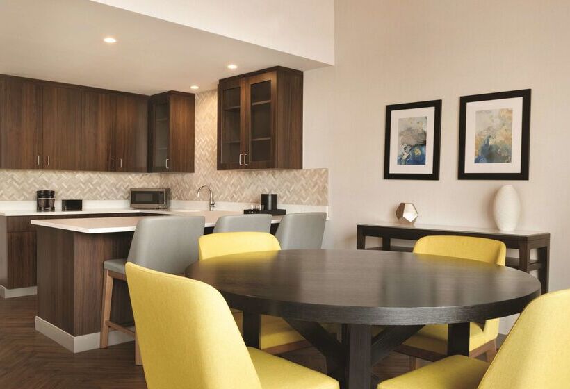 Отель Embassy Suites By Hilton Indianapolis Downtown