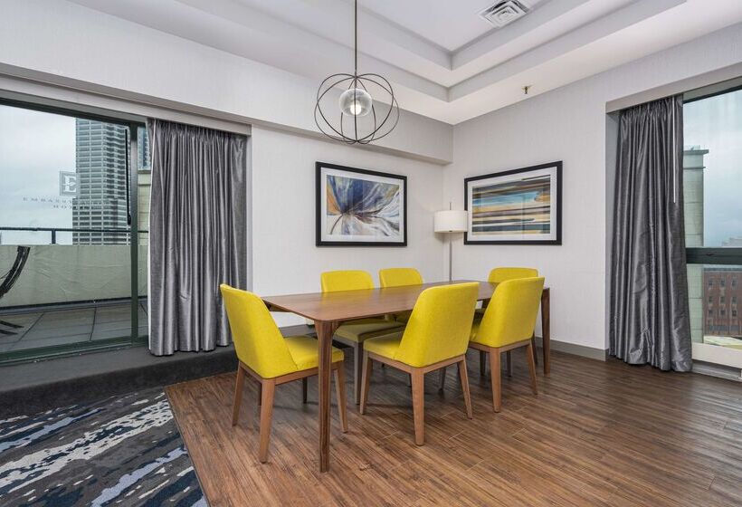 Отель Embassy Suites By Hilton Indianapolis Downtown