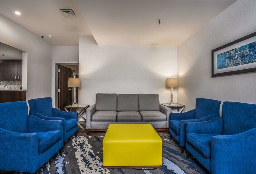 Отель Embassy Suites By Hilton Indianapolis Downtown