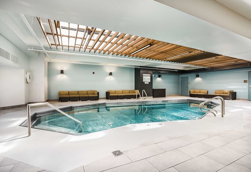 Отель Embassy Suites By Hilton Indianapolis Downtown