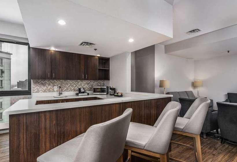 Отель Embassy Suites By Hilton Indianapolis Downtown