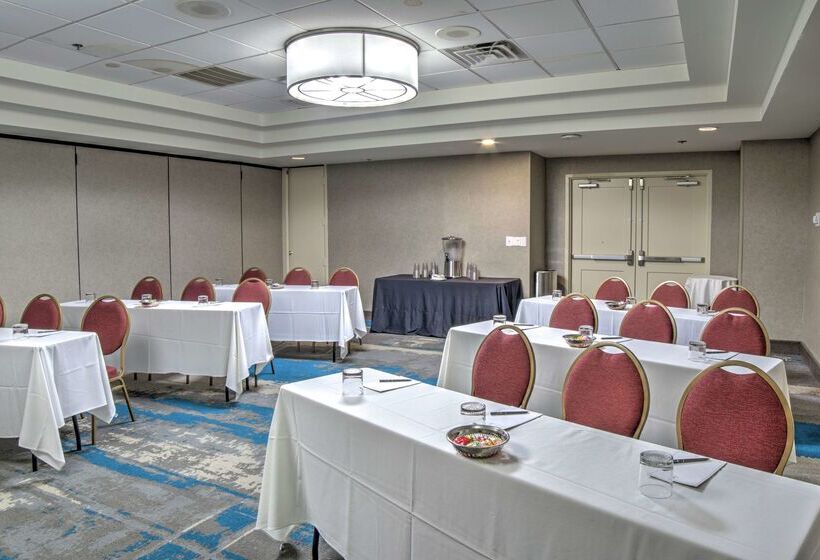 בית מלון כפרי Embassy Suites By Hilton Indianapolis North