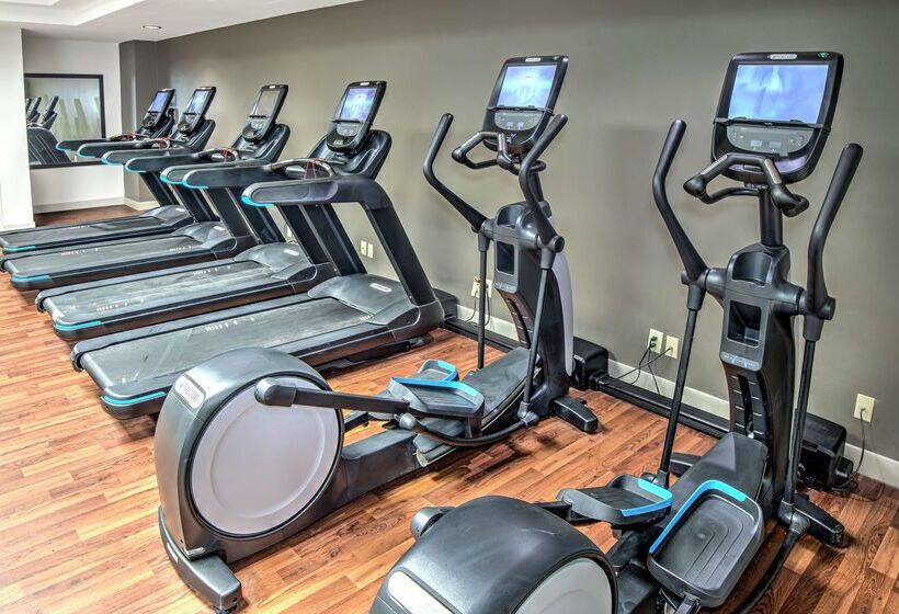 فندق Embassy Suites By Hilton Indianapolis North