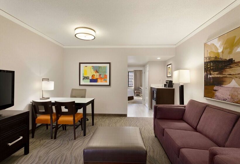 فندق Embassy Suites By Hilton Irvine Orange County Airport