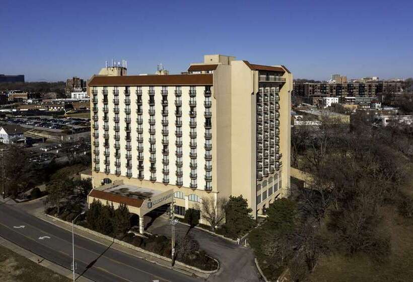 בית מלון כפרי Embassy Suites By Hilton Kansas City Plaza