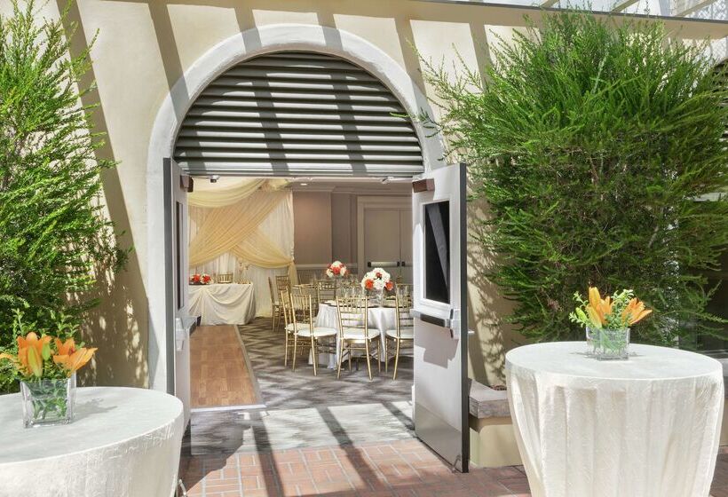 בית מלון כפרי Embassy Suites By Hilton Los Angeles Downey