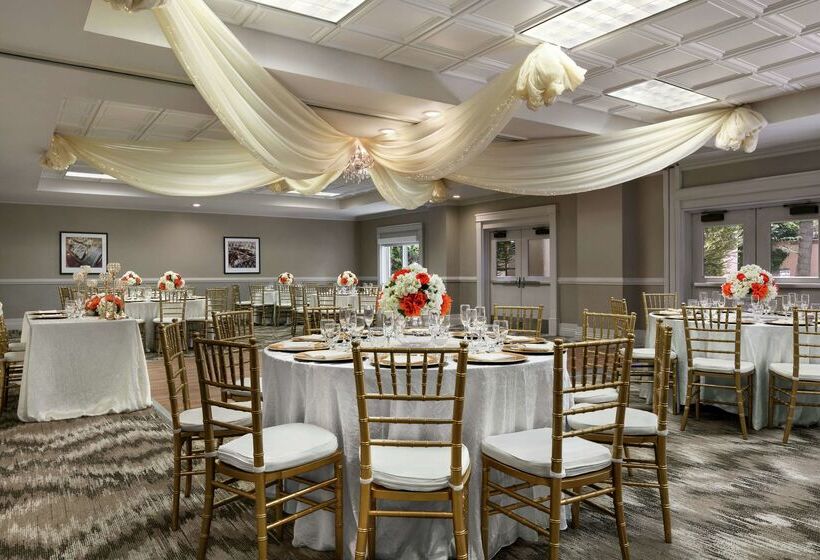 בית מלון כפרי Embassy Suites By Hilton Los Angeles Downey