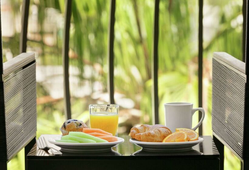 בית מלון כפרי Embassy Suites By Hilton Los Angeles Downey