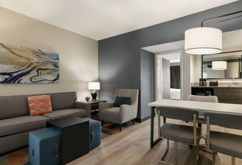 בית מלון כפרי Embassy Suites By Hilton Los Angeles Downey