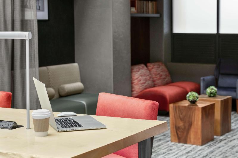 בית מלון כפרי Embassy Suites By Hilton Los Angeles Downey