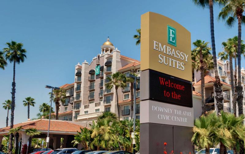 בית מלון כפרי Embassy Suites By Hilton Los Angeles Downey
