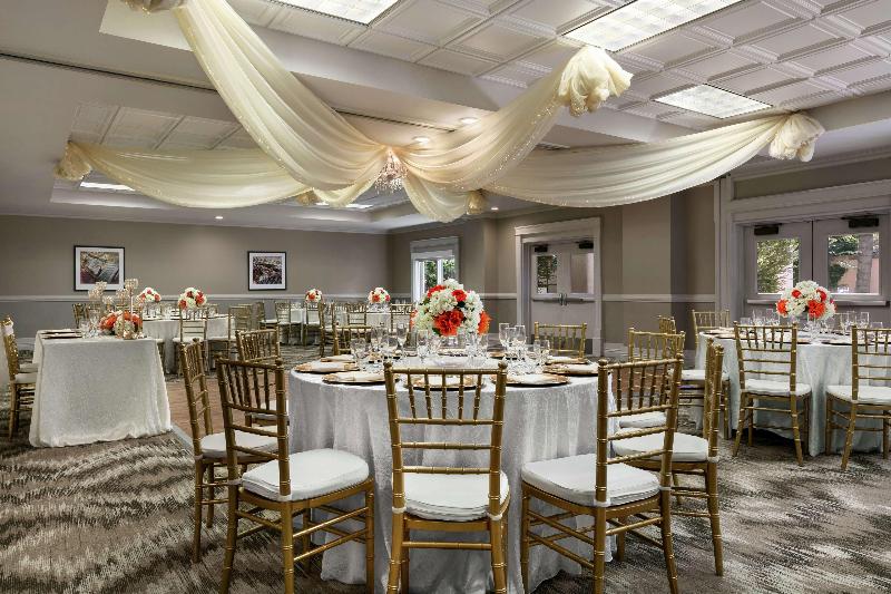 בית מלון כפרי Embassy Suites By Hilton Los Angeles Downey