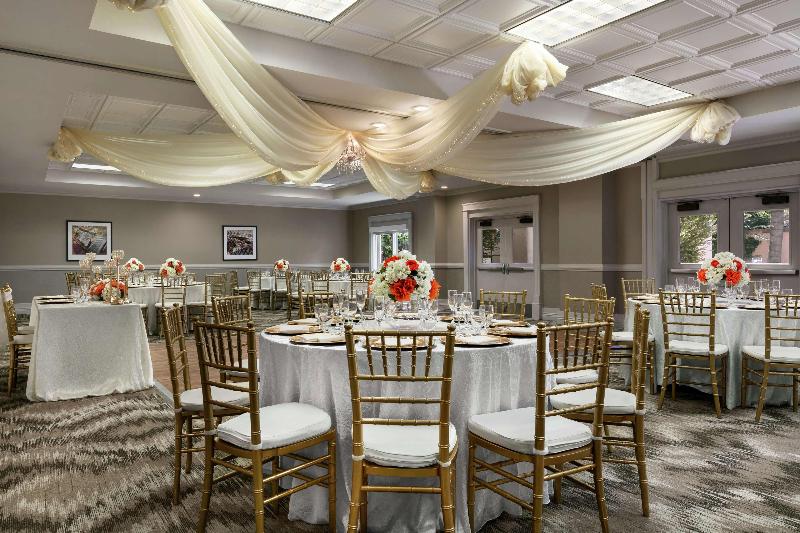 בית מלון כפרי Embassy Suites By Hilton Los Angeles Downey