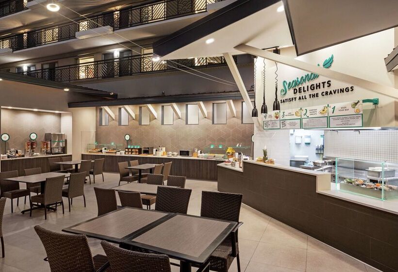 فندق Embassy Suites By Hilton Miami International Airport