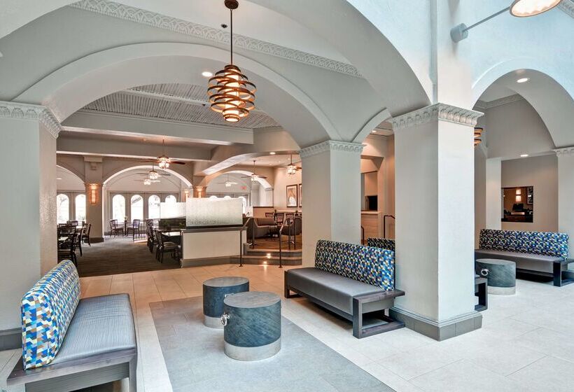 فندق Embassy Suites By Hilton Miami International Airport