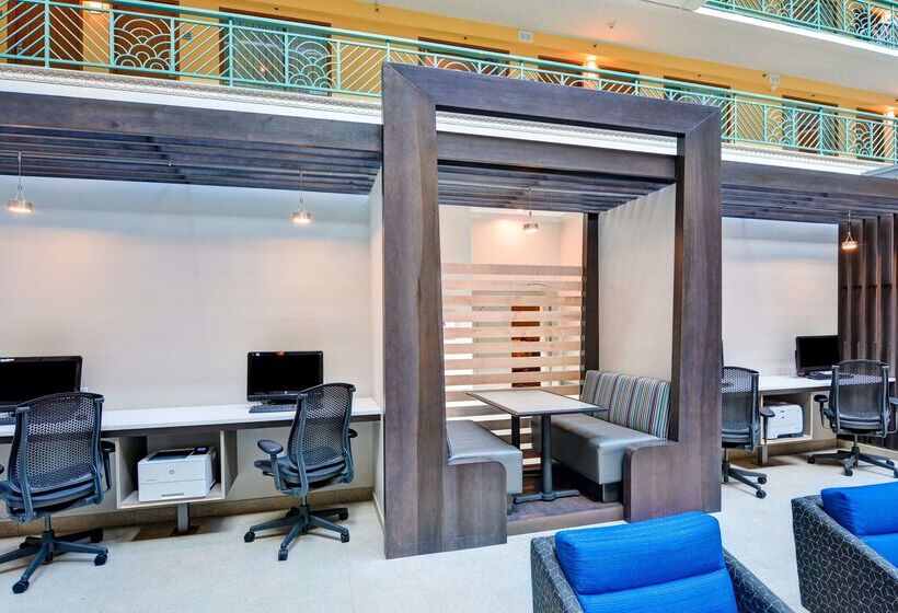 فندق Embassy Suites By Hilton Miami International Airport