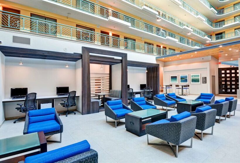 فندق Embassy Suites By Hilton Miami International Airport