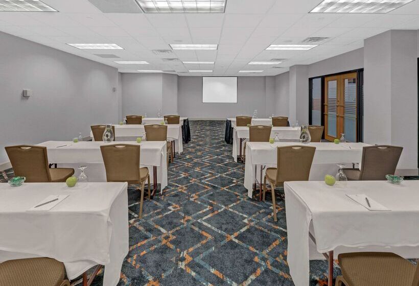 فندق Embassy Suites By Hilton Oklahoma City Will Rogers Airport