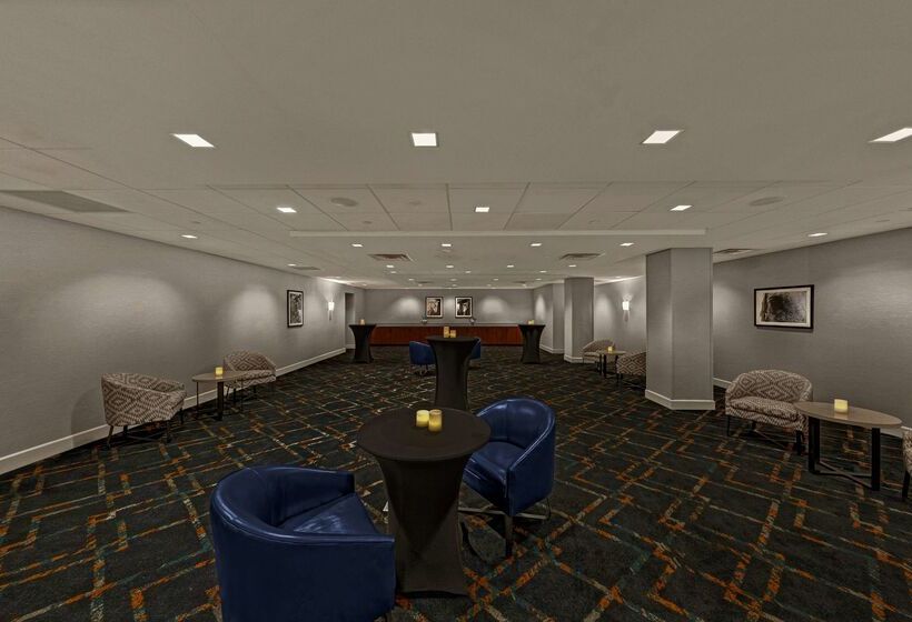 فندق Embassy Suites By Hilton Oklahoma City Will Rogers Airport