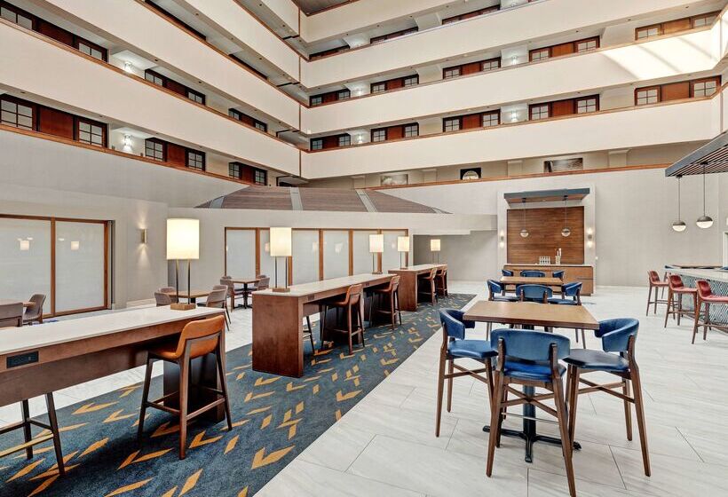 فندق Embassy Suites By Hilton Oklahoma City Will Rogers Airport