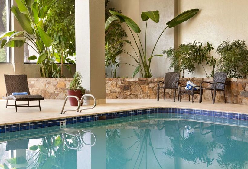 فندق Embassy Suites By Hilton Oklahoma City Will Rogers Airport