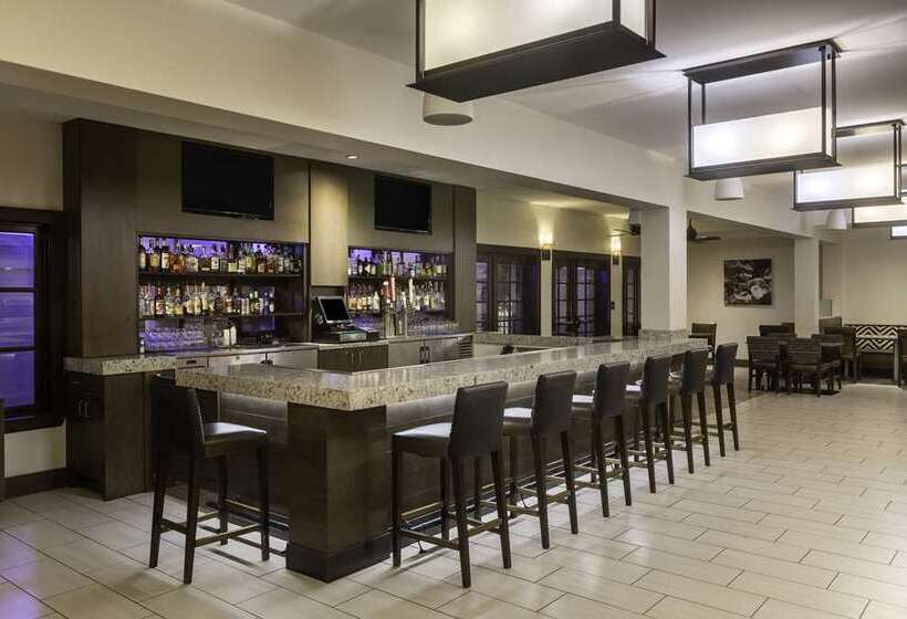 Отель Embassy Suites By Hilton Palm Desert