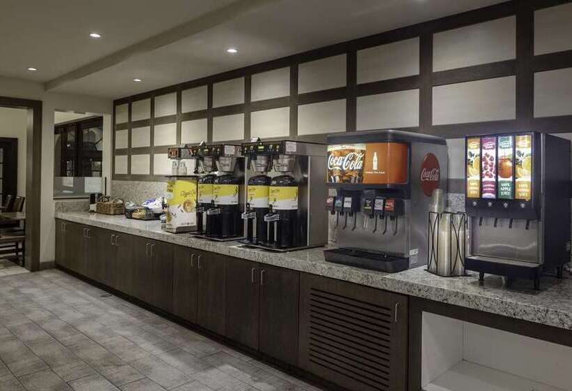 Отель Embassy Suites By Hilton Palm Desert