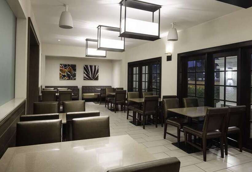 בית מלון כפרי Embassy Suites By Hilton Palm Desert