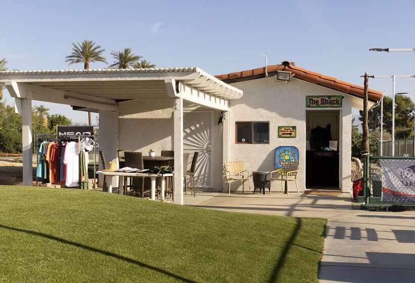 Отель Embassy Suites By Hilton Palm Desert