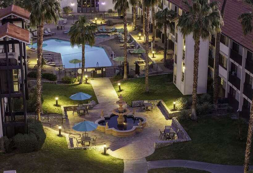 Отель Embassy Suites By Hilton Palm Desert