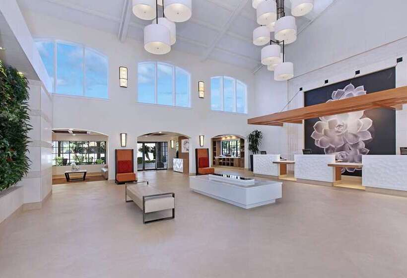 Отель Embassy Suites By Hilton Palm Desert