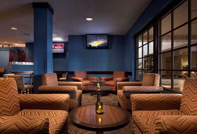 هتل Embassy Suites By Hilton Phoenix Tempe