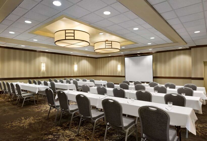 فندق Embassy Suites By Hilton Piscataway Somerset