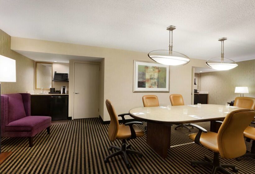 فندق Embassy Suites By Hilton Piscataway Somerset