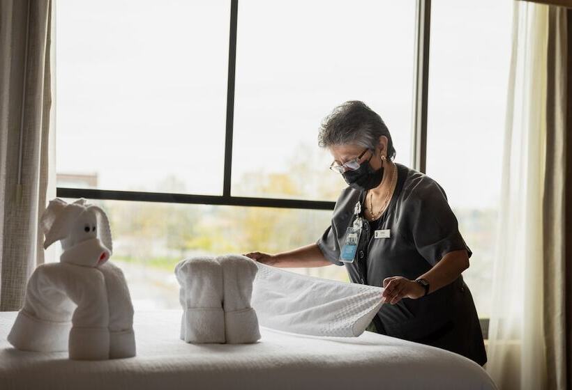 فندق Embassy Suites By Hilton Piscataway Somerset