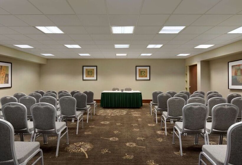 فندق Embassy Suites By Hilton Piscataway Somerset