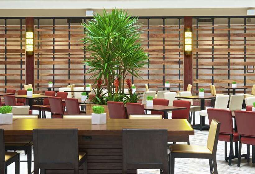 호텔 Embassy Suites By Hilton Portland Tigard