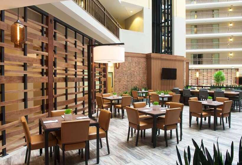 호텔 Embassy Suites By Hilton Portland Tigard