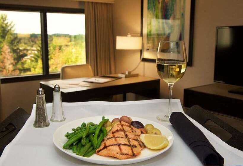 호텔 Embassy Suites By Hilton Portland Tigard