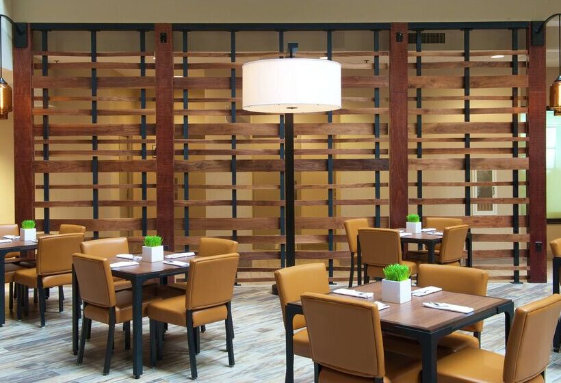 호텔 Embassy Suites By Hilton Portland Tigard